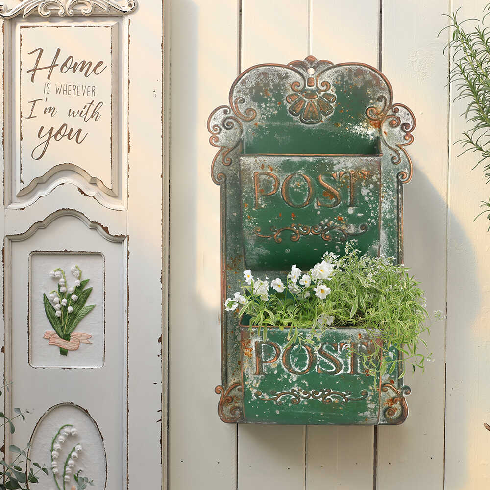 Rustikaler Eisenkunst-Wandkorb – Gardening Tools Vintage Bewertung und Preis